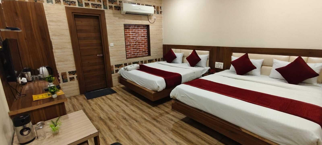 Room 5, HOTEL DREAM PALACE, Agra