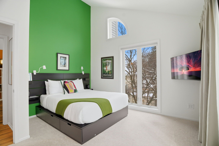 Property amenity 3, Lake of the Isles Retreat, Hennepin