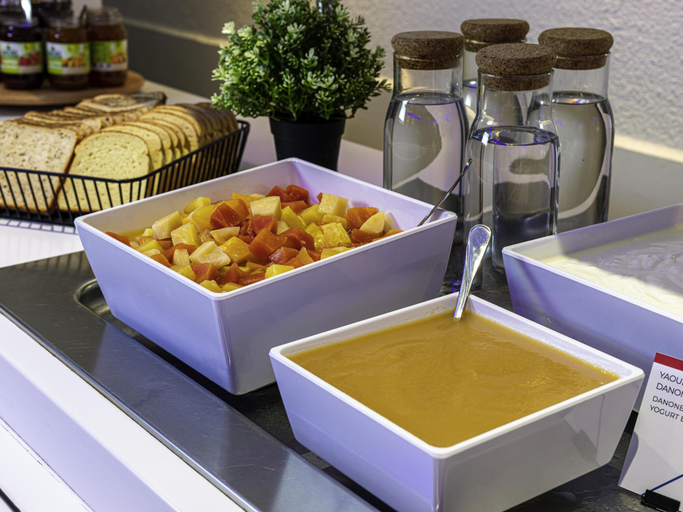 Food & Drinks 5, ibis budget Versailles Chateau Saint Cyr, Yvelines