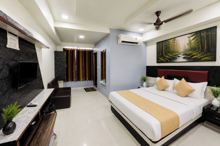 Room 5, Hotel Apollo SpRing Road Odhav Ahemdabad, Ahmadabad