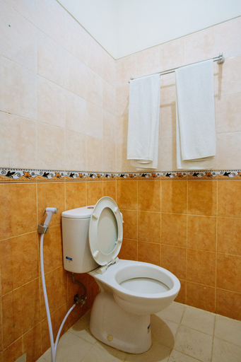 Bathroom 2, Posters Hotel Mice, Bandung