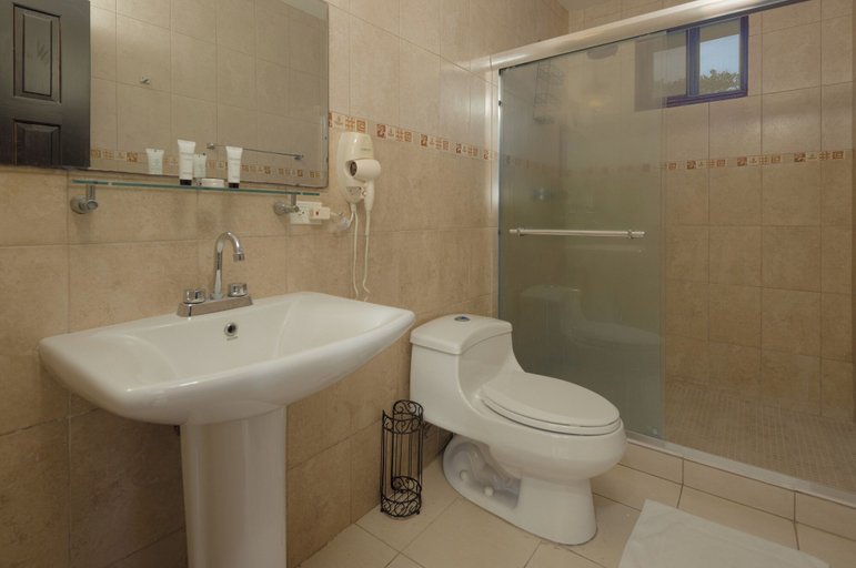 Bathroom 4, Manglar Lodge, San Carlos