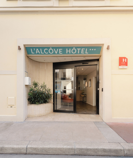 Exterior & Views 2, L'Alcôve Hôtel, Alpes-Maritimes