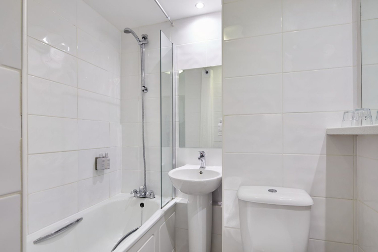 Bathroom 3, Leonardo Inn Glasgow West End, Glasgow