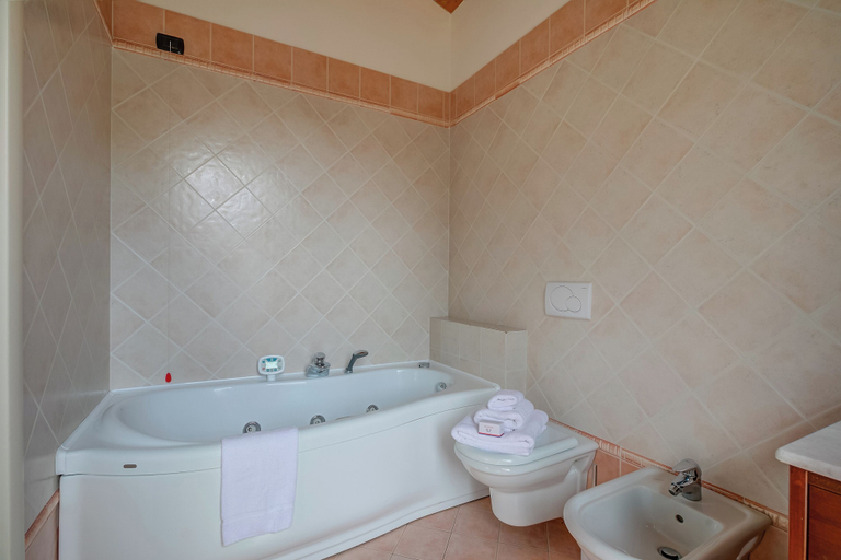 Bathroom 4, La Perla Di Riva 200m From The Lake Garda, Trento