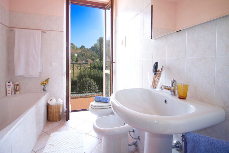 Bathroom 3, Sunflower Relax Pool and Terrace, Novara