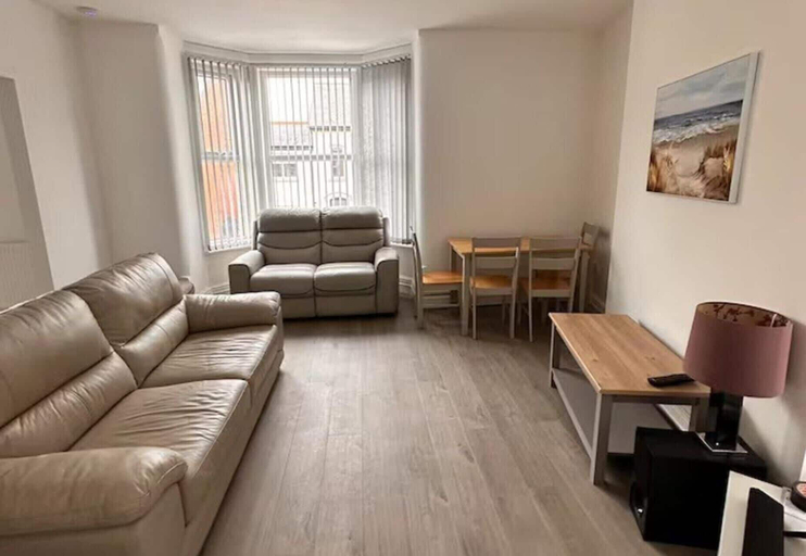 Living area 2, Apartment Sleeps 2 With Wifi, Lancashire