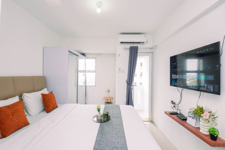Bedroom 2, Comfortable and Functional Studio Room at Apartment Urbantown Serpong By Travelio, Tangerang Selatan