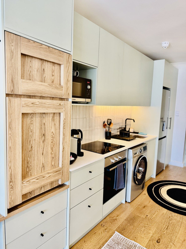 Room 2, The Sage Queen Bed Studio 711 Sea Point CPT, City of Cape Town