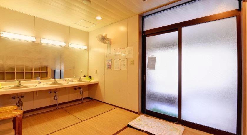 Bathroom, Barton Hotel, Shinano