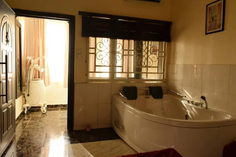 Bathroom 3, Modex Hotel and Apartment, Obio/Akp