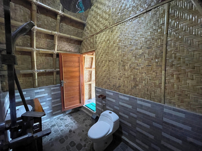 Bathroom 3, Villa Bambu Rinjani & Restaurant, Lombok