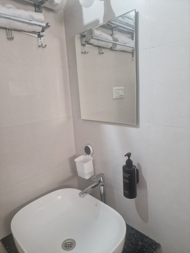 Bathroom 4, Tulip Gardens Manyata Tech Park, Bangalore