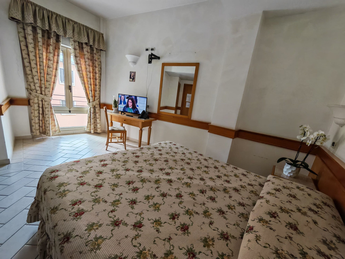 Bedroom 4, Hotel Pace, Foggia