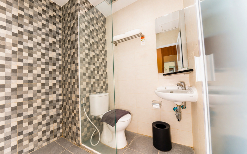 Bathroom 4, AYRA HOTEL AIRPORT SOLO, Boyolali