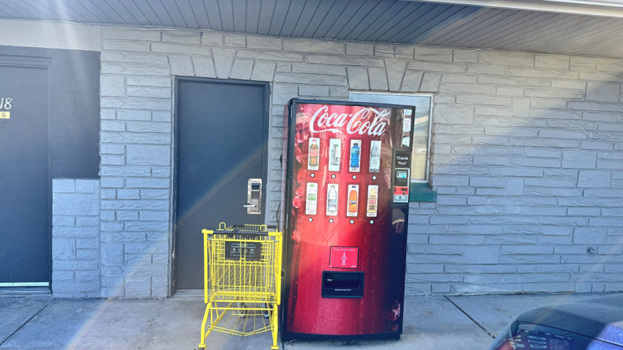 Food & Drinks, Royal Inn Motel Chambersburg, Franklin