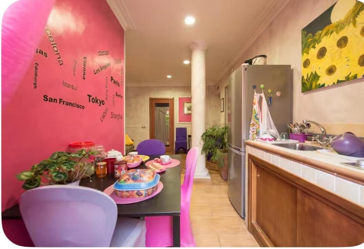 Food & Drinks, B&B Rifugio di Roma upon Metro B pvt bathroom pvt balcon, Roma