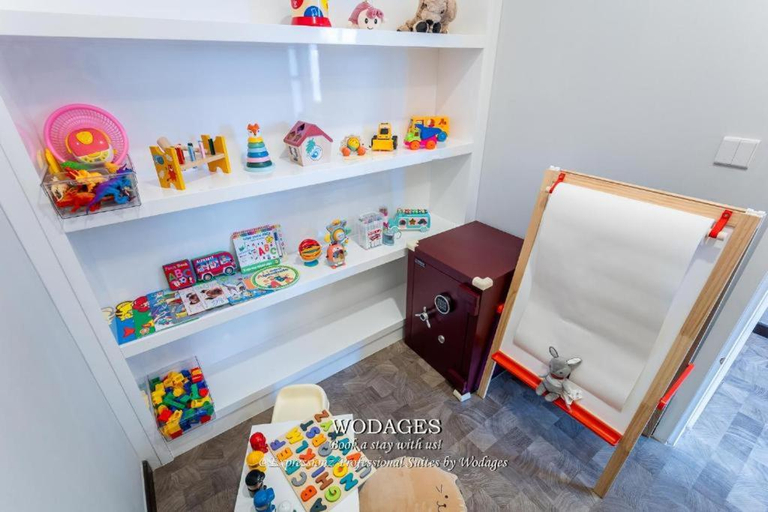 Food & Drinks, Expressionz Suites, 300mbps Wifi, near KLCC, IJN by Wodages, Kuala Lumpur