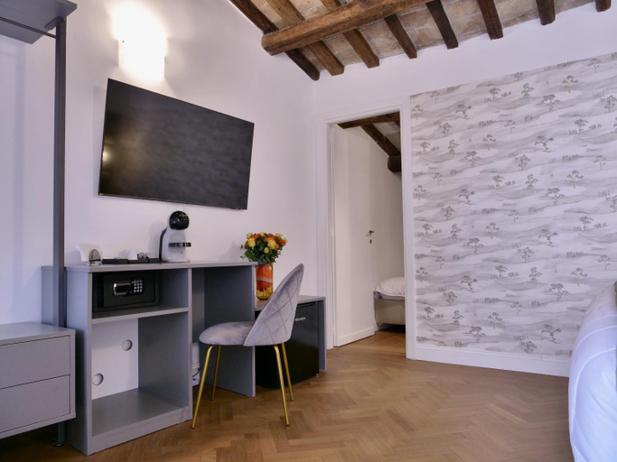 Others 5, HELMIRAGE SUITE VIA DEL CORSO, Rome