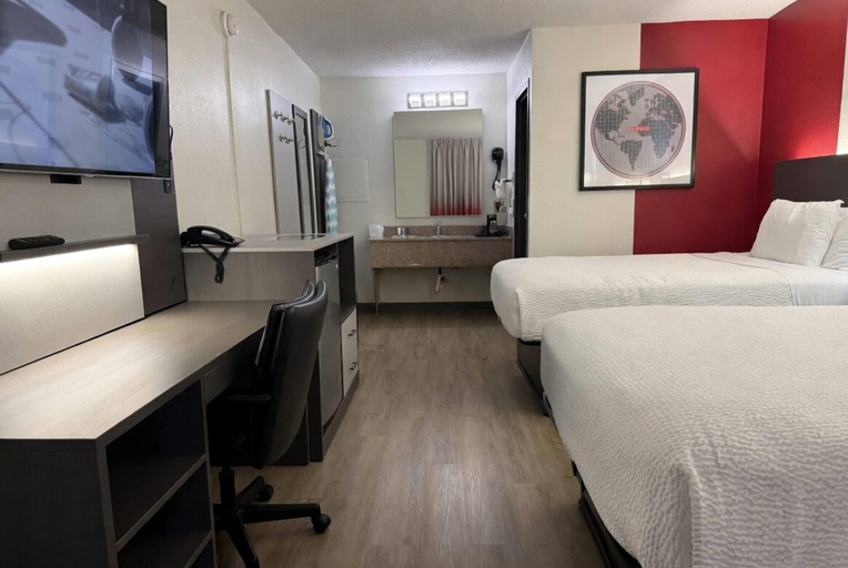 Bedroom 3, Ramada by Wyndham Harrisonburg, Harrisonburg
