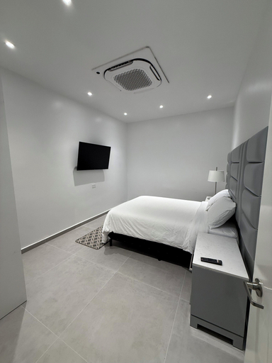 Room 2, Alto Vista Hills