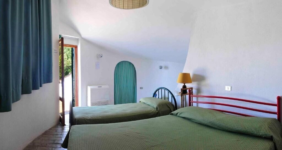 Bedroom 3, B&B Al Cavalluccio Marino, La Spezia