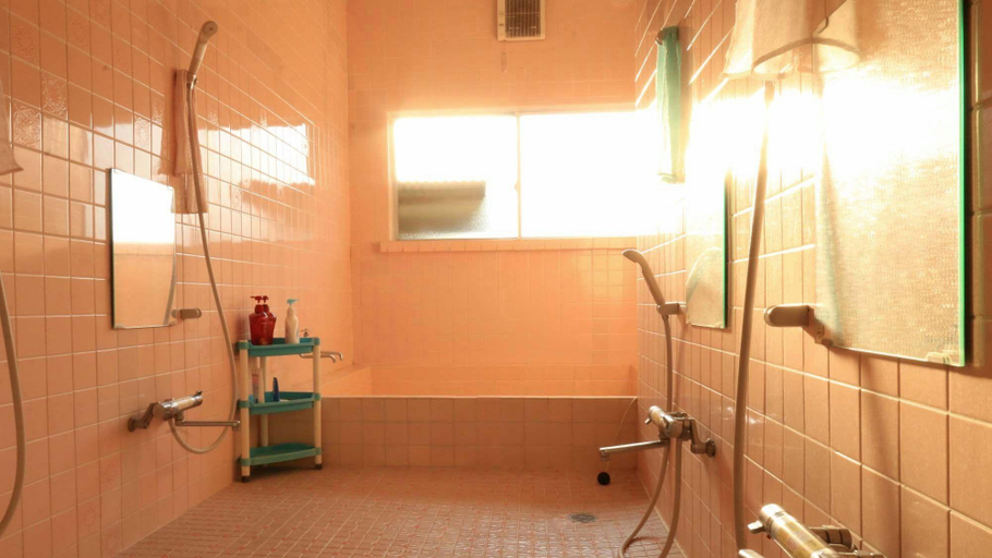Bathroom, Houraisou, Iki