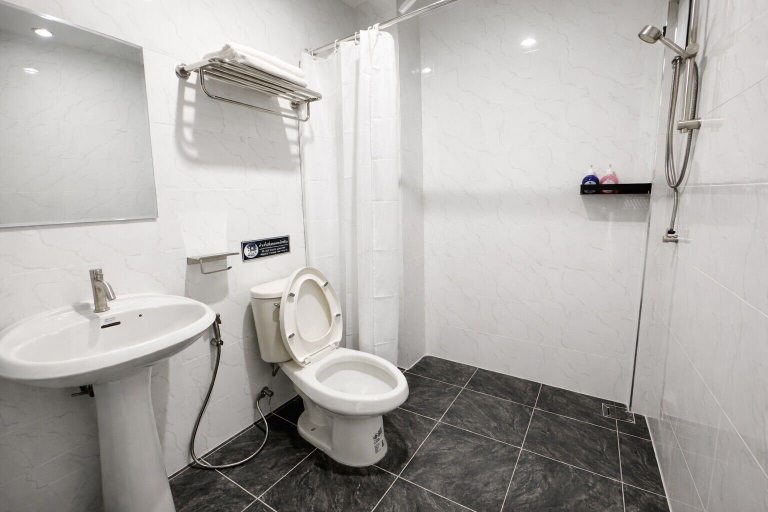 Bathroom, Henry's House, Phuket Island