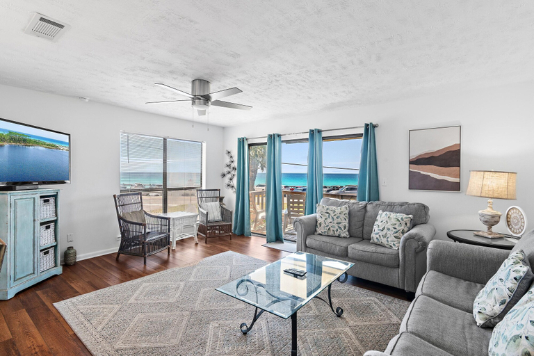 Living area 4, Blue Surf 1, Walton