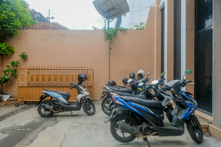 Others 5, RedDoorz Hostel near Malang Train Station 3, Malang