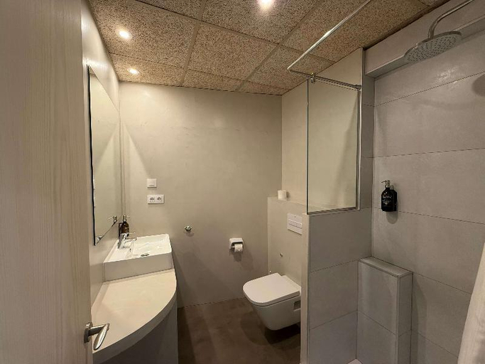 Bathroom 4, Hostal Rom, Girona