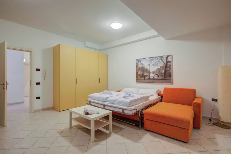 Room 5, La Perla Di Riva 200m From The Lake Garda, Trento