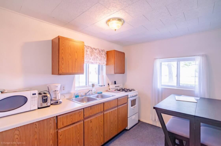 Private kitchen 2, Destiny Beach Resort, Iosco