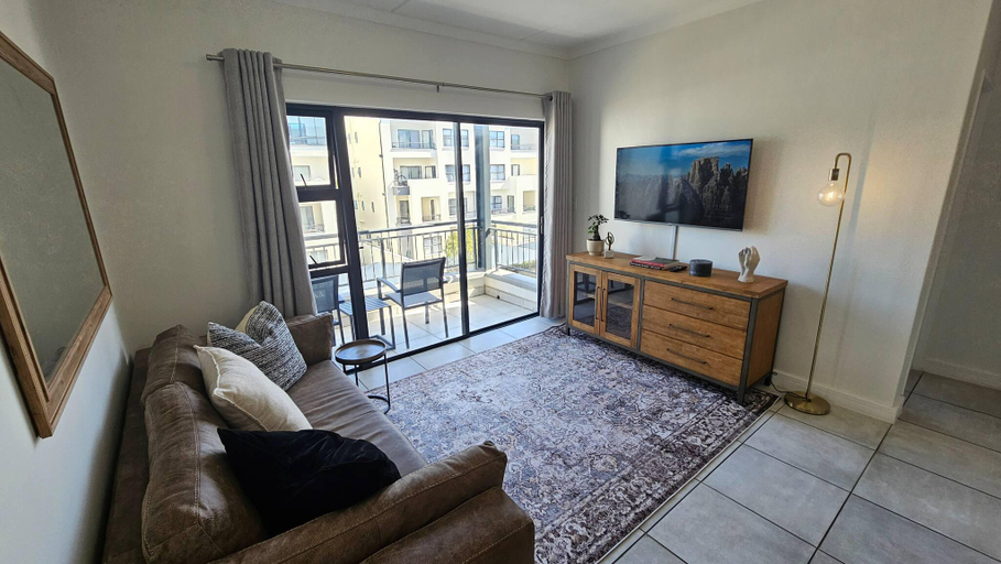 2, Luxury Apartment in Somerset West, City of Cape Town