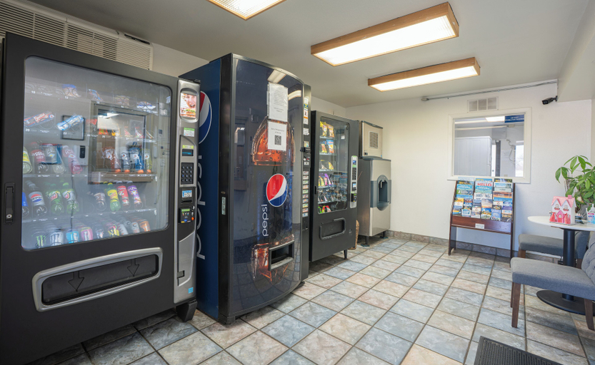 Food & Drinks 5, Motel 6 Rochester, MN, Olmsted