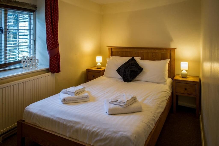 Bedroom 2, Old Nags Head, Derbyshire