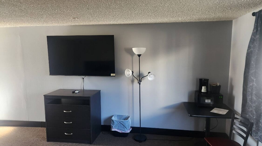 Room 2, Fort Union Inn, Rosebud