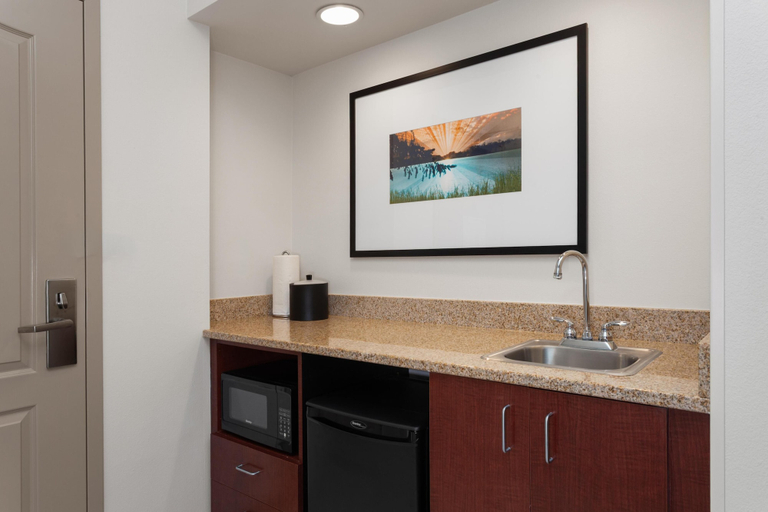 Others 5, Hampton Inn & Suites Alexandria, Douglas