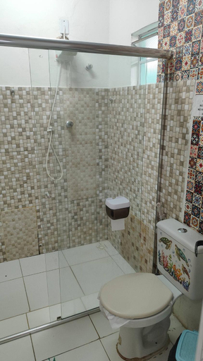 Bathroom 3, House of Colors Hotel, Maués