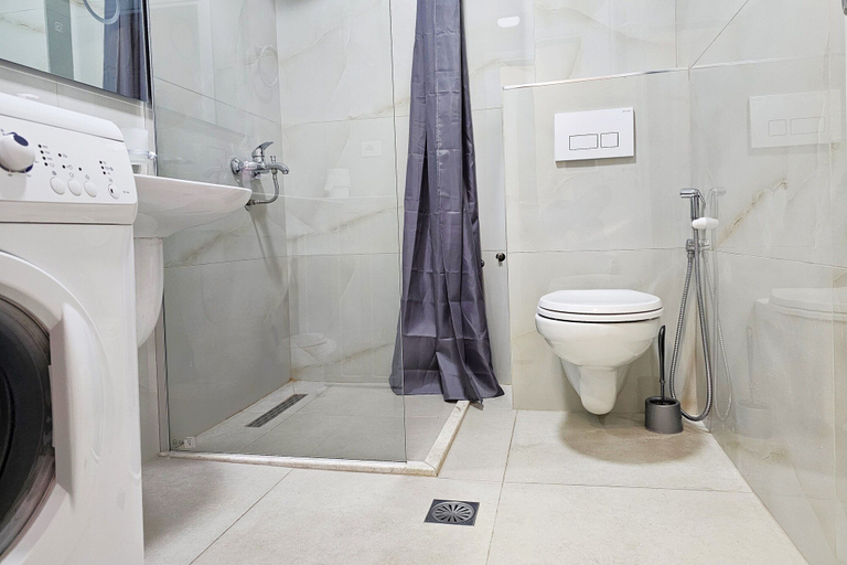 Bathroom 2, Deep Blue Rooftop - 111, Sarandës