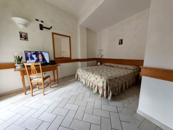 Bedroom 4, Hotel Pace, Foggia
