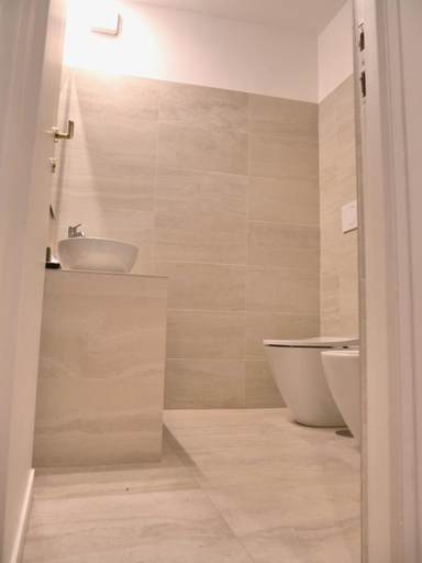 Others 3, HELMIRAGE SUITE VIA DEL CORSO, Rome