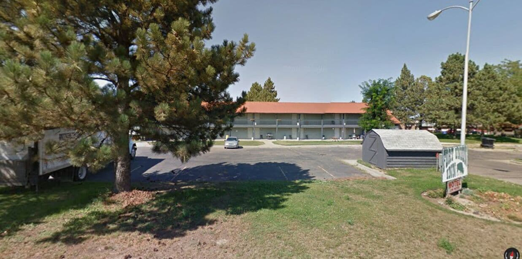 Front of property, Fort Union Inn, Rosebud