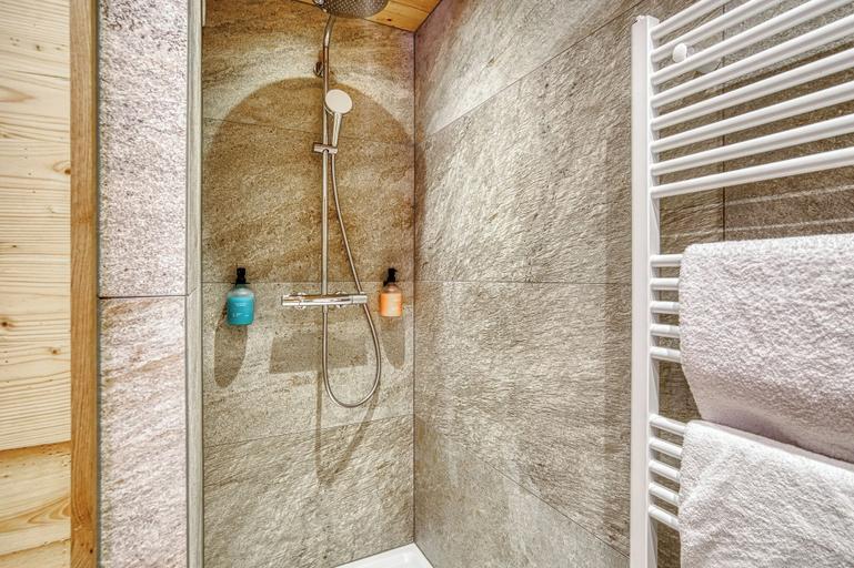 Bathroom 4, Hotel Alpenstolz, Innsbruck Land