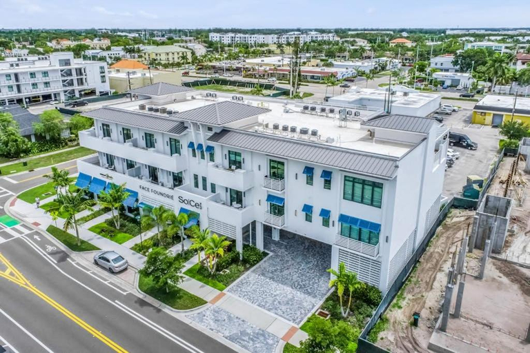 Others 5, SoCe Flats 209, Collier