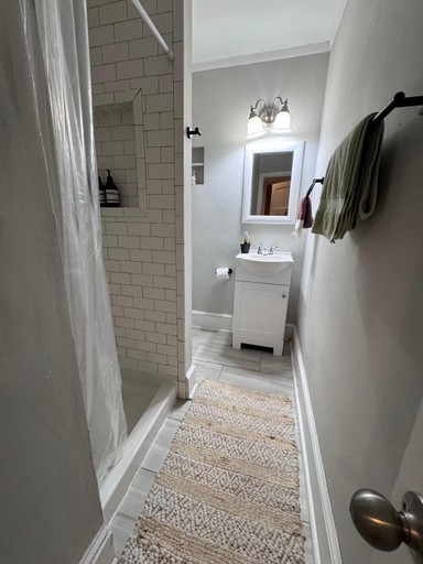 Bathroom 5, Jungle House Studio Suites – Short North & Convention Center, Franklin