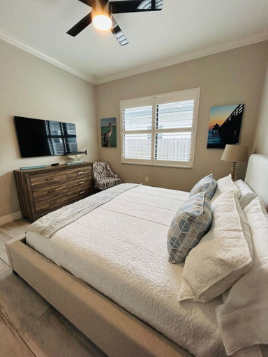 Interior 3, 635 4 Large Bedrooms Private Pool Game Room, Collier