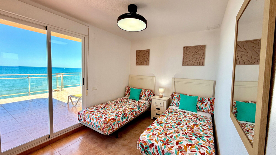 Room 5, Beachfront Penthouse 360 Exclusive Rooftop Terrace, Castellón
