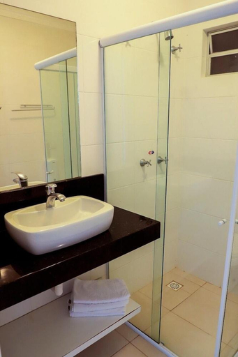 Bathroom 3, Scaini Palace Hotel, Balneário Barra do Sul