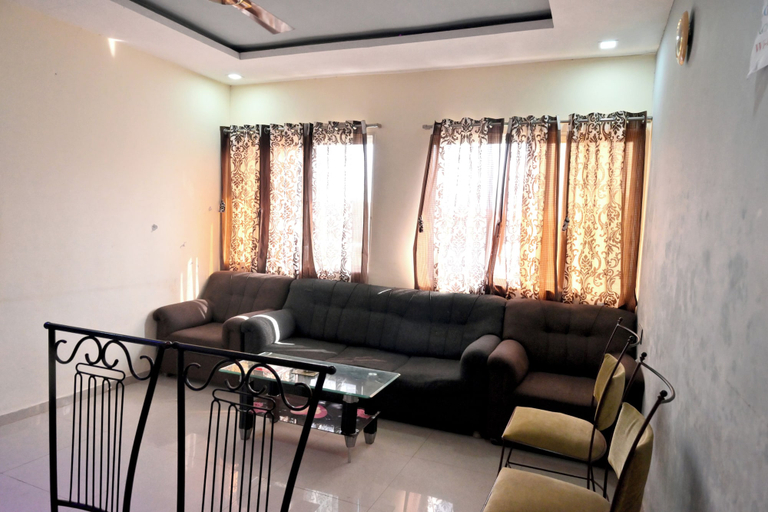 Living area 2, Kiran Homestay, Satara
